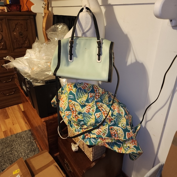 kate spade Handbags - KATE SPADE GUC MEDIUM DR BAG CROSSBODY BAG